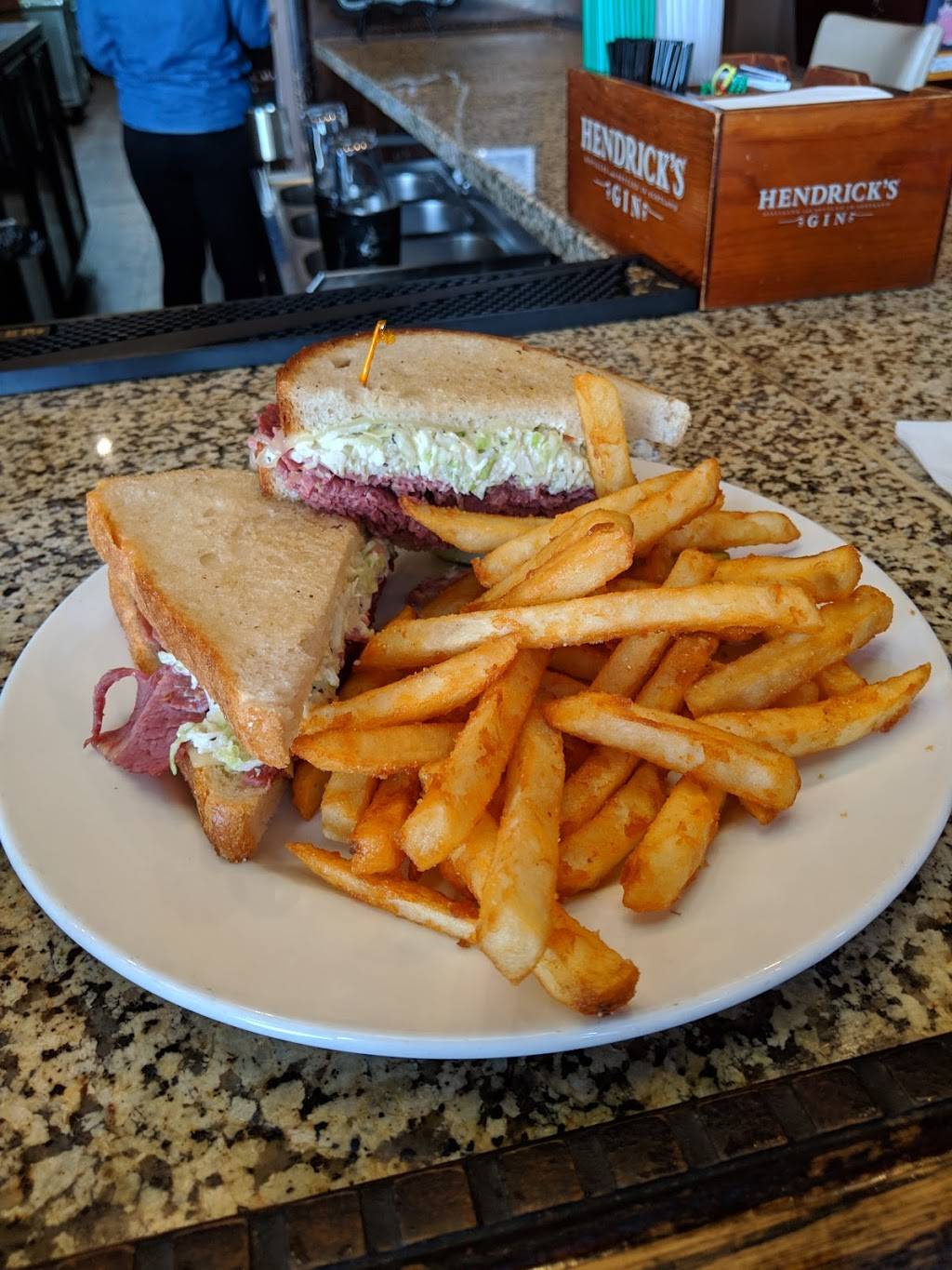 Tony Vs Tavern | restaurant | 5756 Cass Ave, Detroit, MI 48202, USA | 3138335595 OR +1 313-833-5595