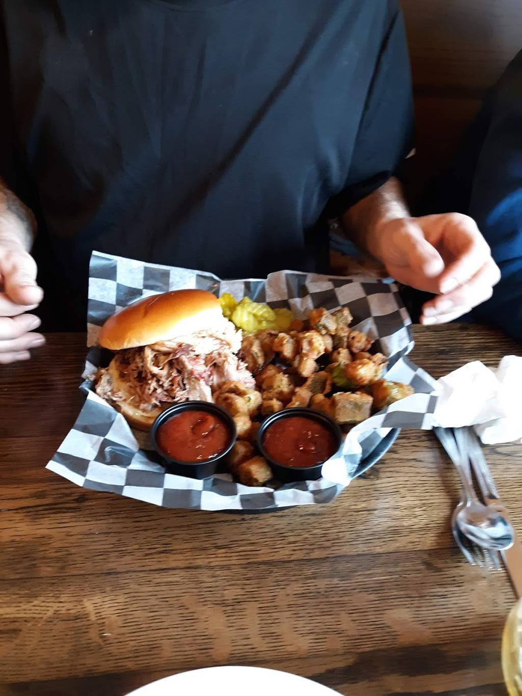 Mugsys Grubhouse | restaurant | 215 W Chicago Ave, Yale, OK 74085, USA | 9183874200 OR +1 918-387-4200