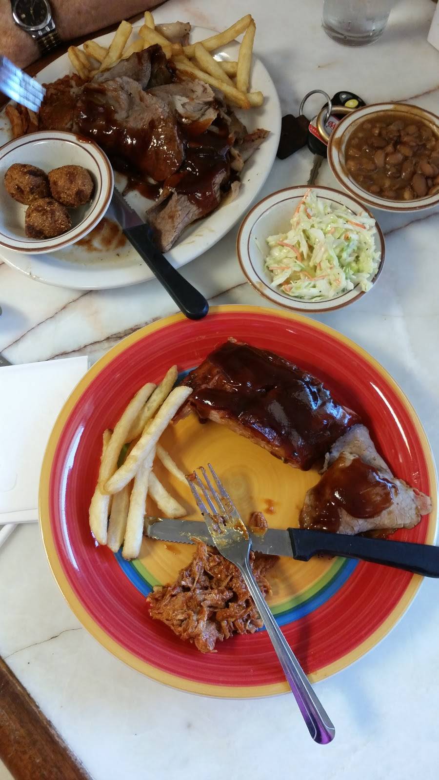 Chili Hills Restaurant Moriarty | restaurant | 1805 US 66 West, Moriarty, NM 87035, USA | 5058325458 OR +1 505-832-5458