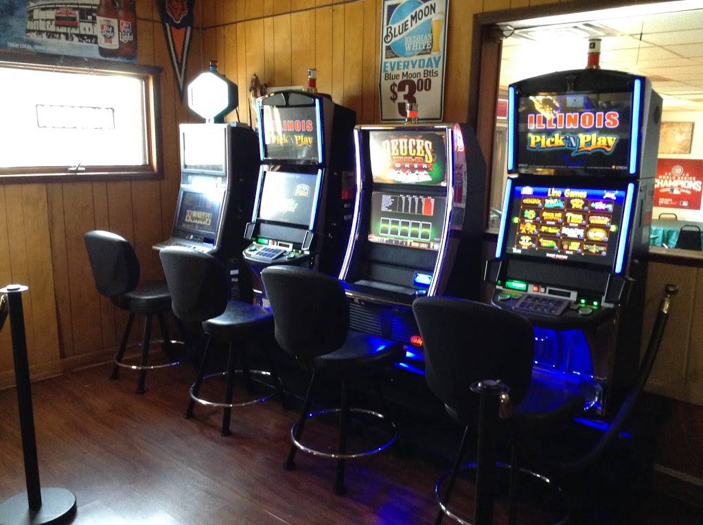 Bums Bar & Grill | restaurant | 790 N 6th St, Carbon Hill, IL 60416, USA | 8156340148 OR +1 815-634-0148