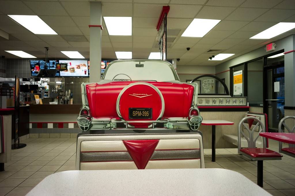 McDonalds | cafe | 2213 University Ave W, St Paul, MN 55114, USA | 6516448333 OR +1 651-644-8333
