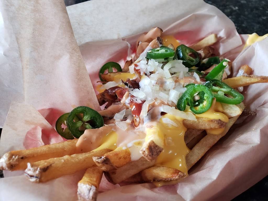 Juicy Burgers & Dogs | restaurant | 6878 S Yosemite St, Centennial, CO 80112, USA | 3037413647 OR +1 303-741-3647