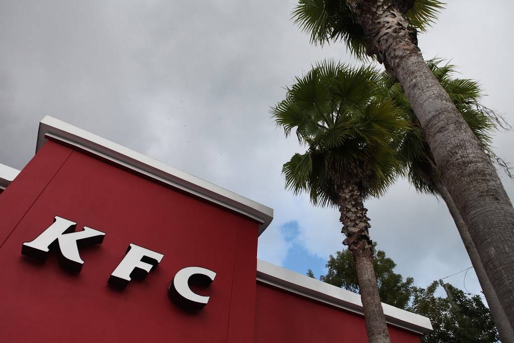 KFC | restaurant | 13801 North East, Biscayne Blvd, North Miami Beach, FL 33181, USA | 3059483810 OR +1 305-948-3810