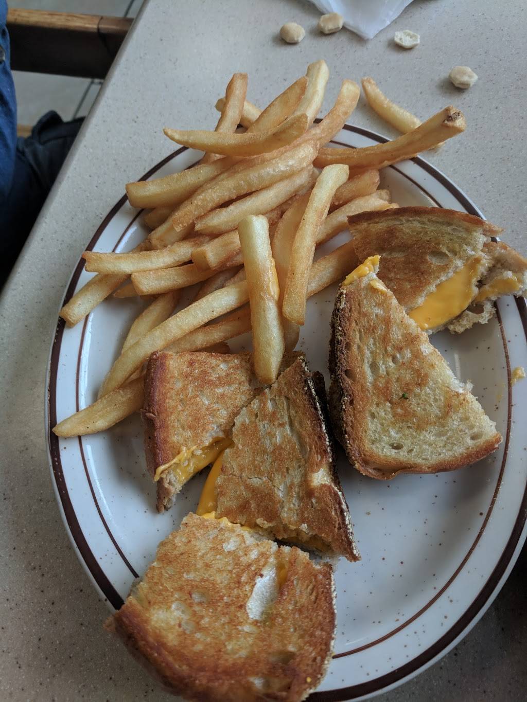 Leos Coney | restaurant | 22373 Eureka Rd, Taylor, MI 48180, USA | 7347207307 OR +1 734-720-7307