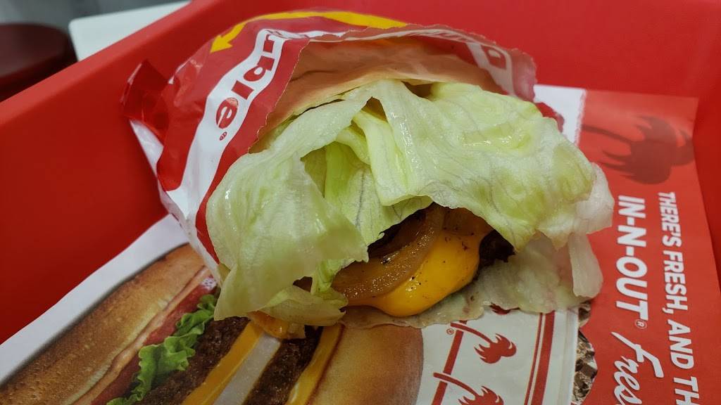 In-N-Out Burger | restaurant | 920 E Playa Del Norte Dr, Tempe, AZ 85281, USA | 8007861000 OR +1 800-786-1000
