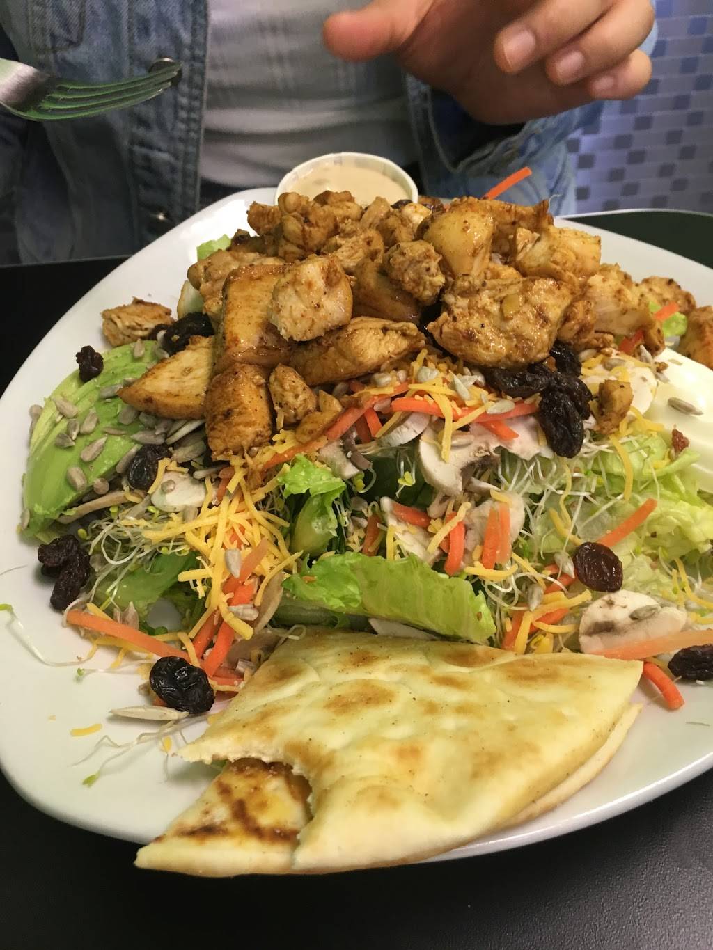 Lettuce Toss It | restaurant | 15934 Los Serranos Country Club Dr, Chino Hills, CA 91709, USA | 9096069995 OR +1 909-606-9995