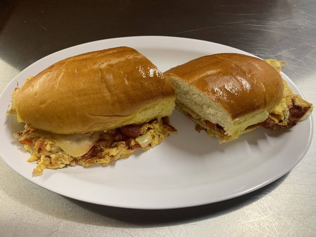 Juniors Grill Cafe | restaurant | 2200 W North Ave, Melrose Park, IL 60160, USA | 7083566314 OR +1 708-356-6314