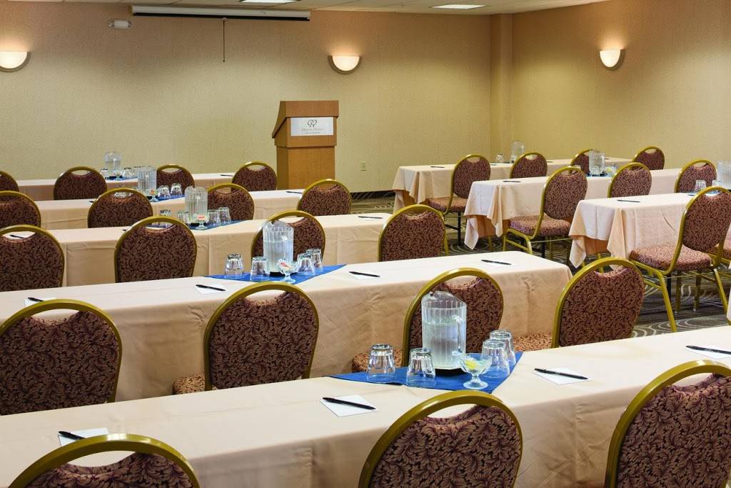 DoubleTree by Hilton Hotel Akron - Fairlawn | cafe | 3150 W Market St, Akron, OH 44333, USA | 3308699000 OR +1 330-869-9000