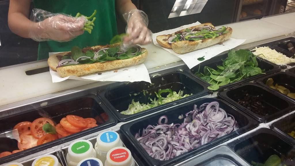 Subway | restaurant | 109 S Jefferson St, La Grange, TX 78945, USA | 9799660724 OR +1 979-966-0724