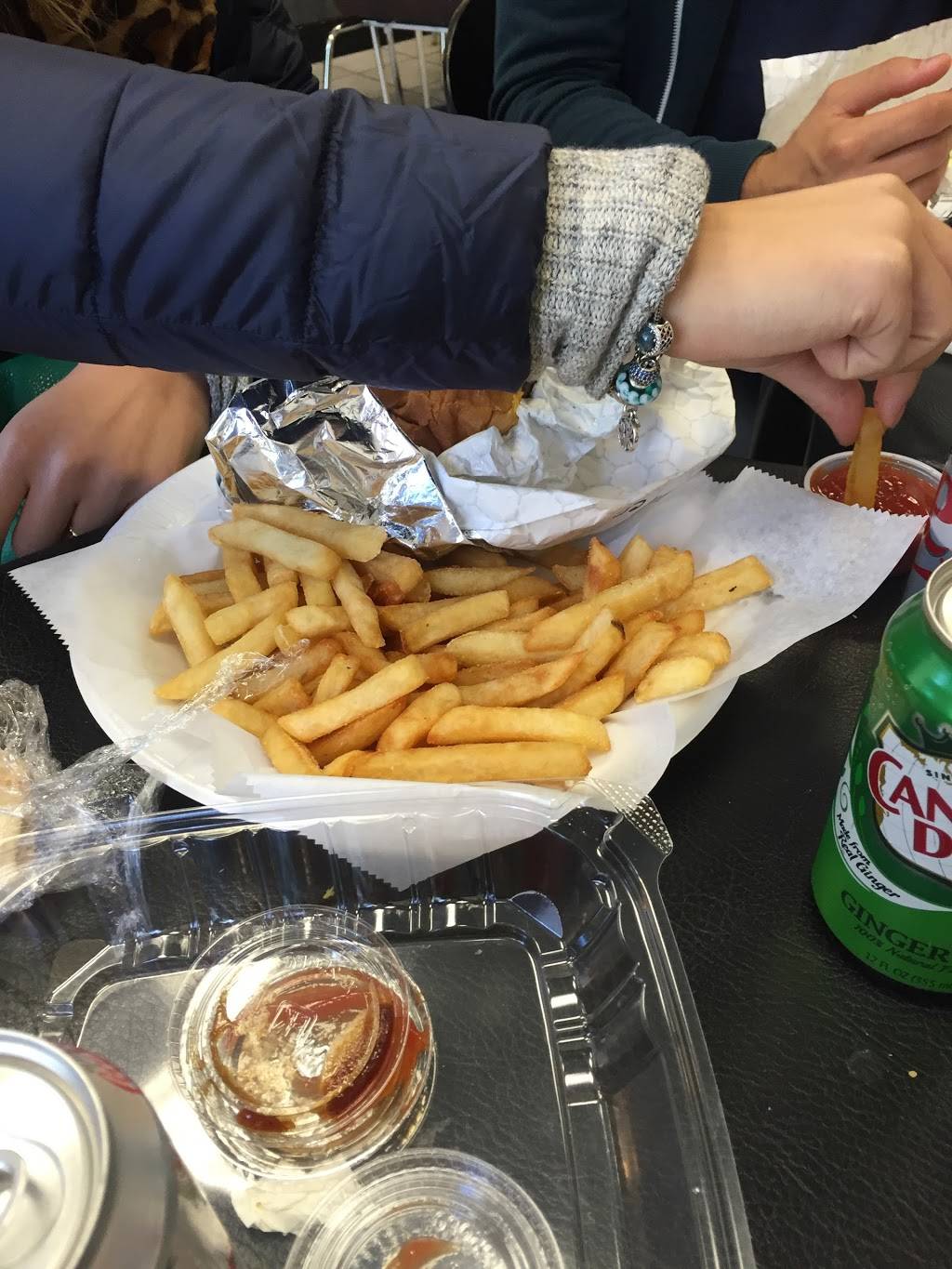 University House of Pizza | restaurant | 452 Huntington Ave, Boston, MA 02115, USA | 6174429280 OR +1 617-442-9280