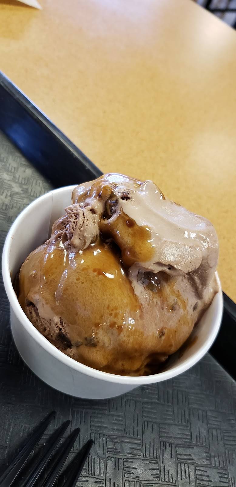 Courtyard Gallery Cafeteria | restaurant | Peoria, IL 61603, USA | 3096552200 OR +1 309-655-2200