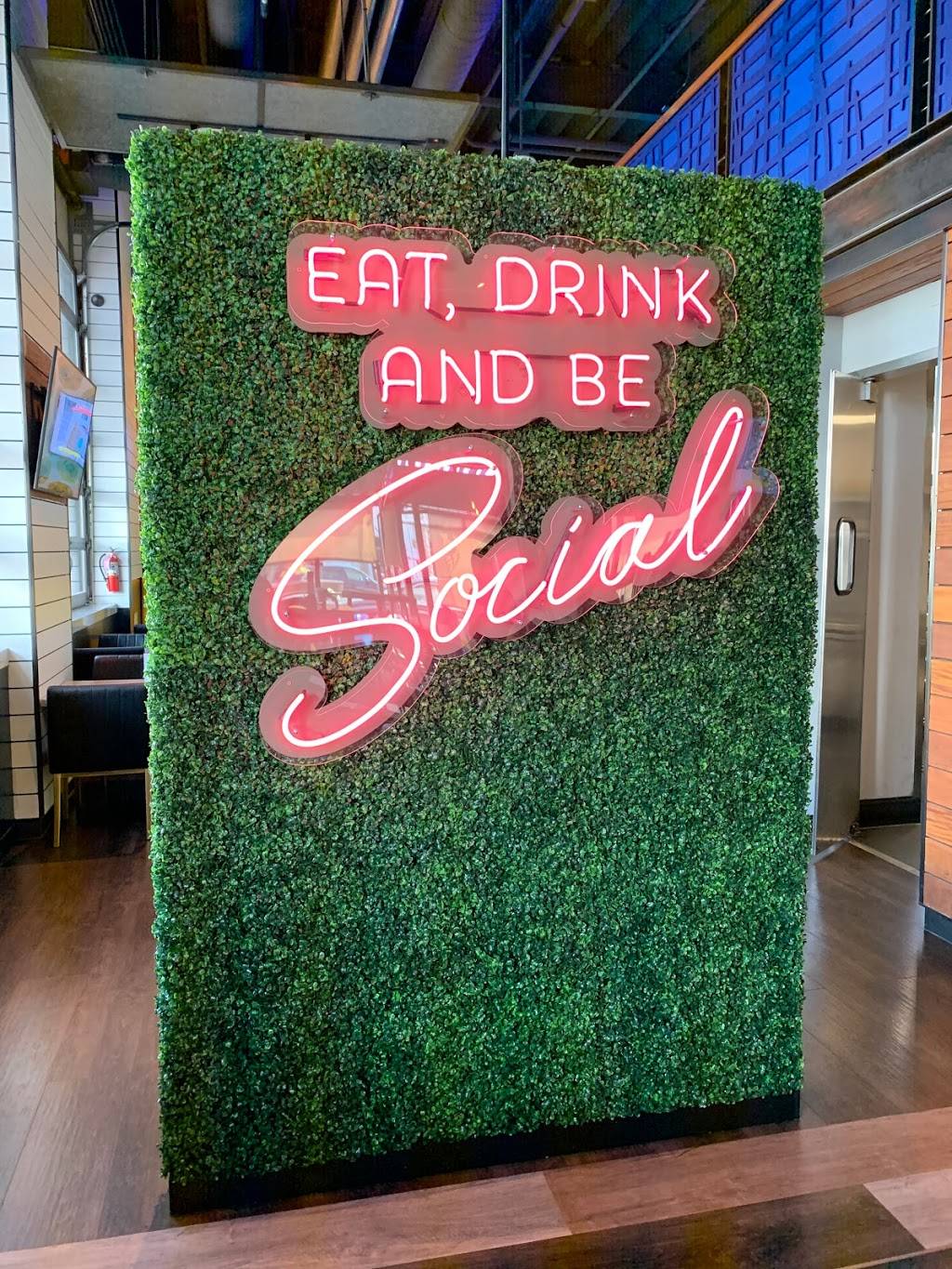 Pacific Social | restaurant | 6025 Village Way, San Diego, CA 92130, USA | 8587206645 OR +1 858-720-6645