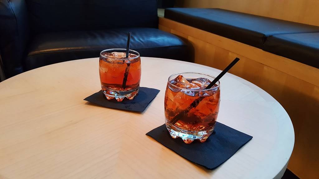 Table 45 | restaurant | 9801 Carnegie Ave, Cleveland, OH 44106, USA | 2167074045 OR +1 216-707-4045