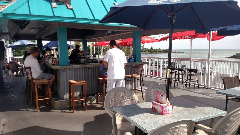 Crab Daddys | restaurant | 678 75th Ave, St Pete Beach, FL 33706, USA | 7278005081 OR +1 727-800-5081