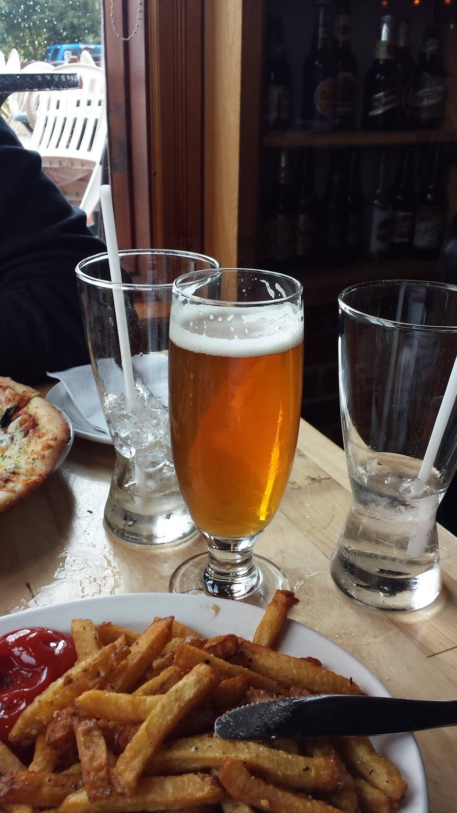 Microbrasserie St-Arnould | restaurant | 435 Rue des Pionniers, Mont-Tremblant, QC J8E 2S1, Canada | 8194251262 OR +1 819-425-1262