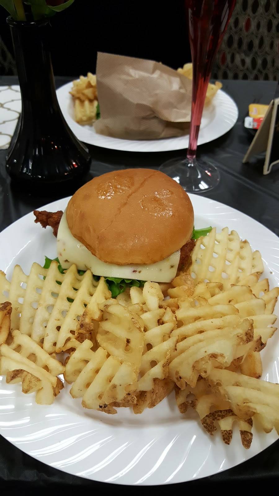 Chick-fil-A | restaurant | 5908 W Thunderbird Rd, Glendale, AZ 85306, USA | 6022834848 OR +1 602-283-4848