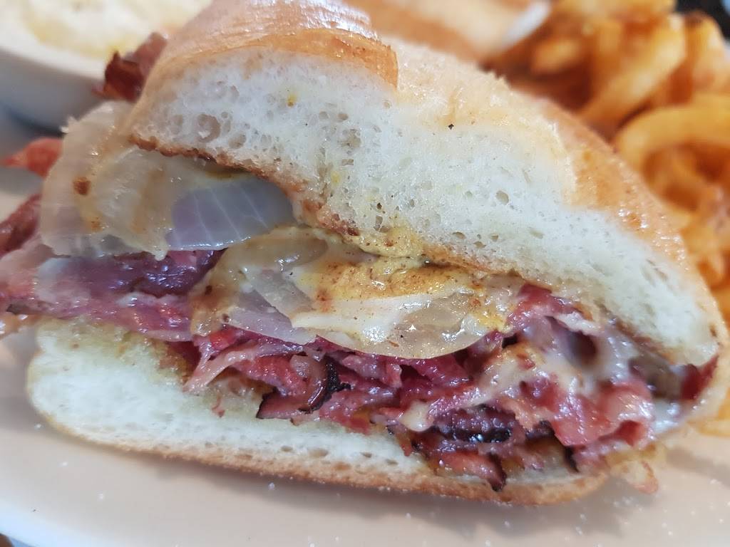 Forum Diner | restaurant | 315 W E Main St, Bay Shore, NY 11706, USA | 6316664455 OR +1 631-666-4455