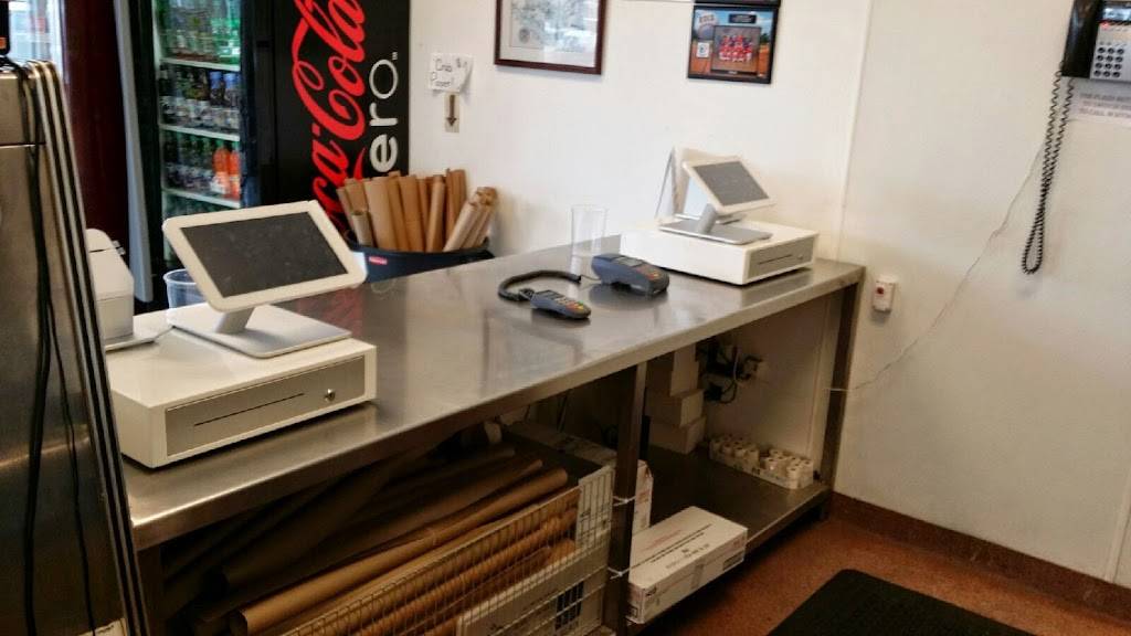 Vinces Crab House | restaurant | 610 Compass Rd E, Middle River, MD 21220, USA | 4106873371 OR +1 410-687-3371