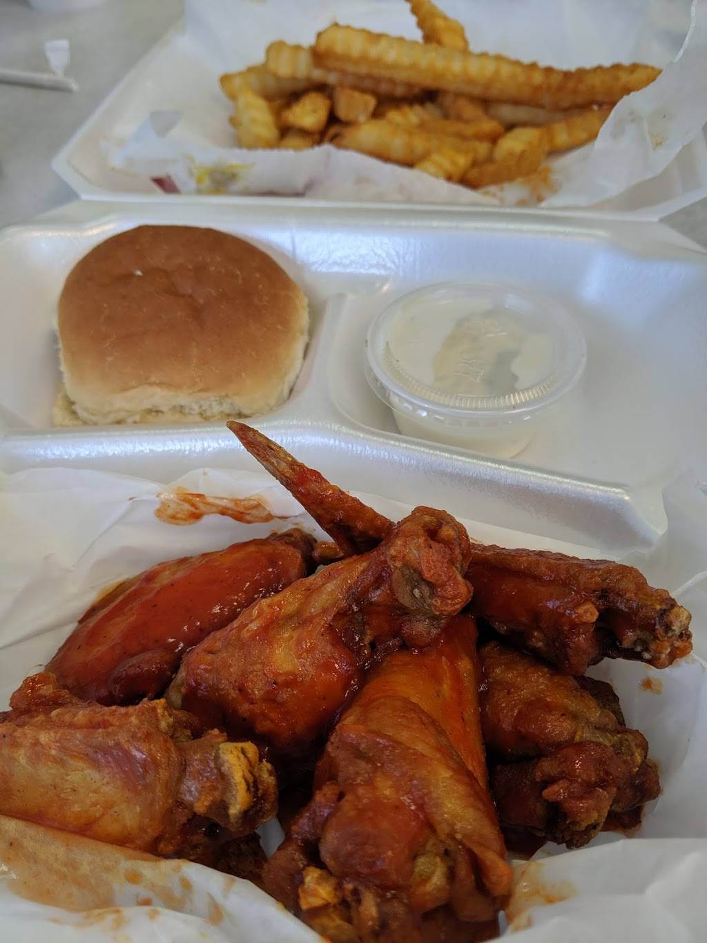 Supreme Hot Wings | restaurant | 8936 Airways Blvd, Southaven, MS 38671, USA | 6623937776 OR +1 662-393-7776