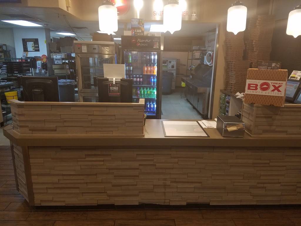 Pizza Hut | meal takeaway | 3208 Holland Road Suite 116, Virginia Beach, VA 23453, USA | 7575639999 OR +1 757-563-9999