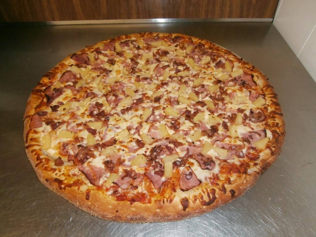 Village Pizza | restaurant | W11627 US-2, Naubinway, MI 49762, USA | 9064771111 OR +1 906-477-1111