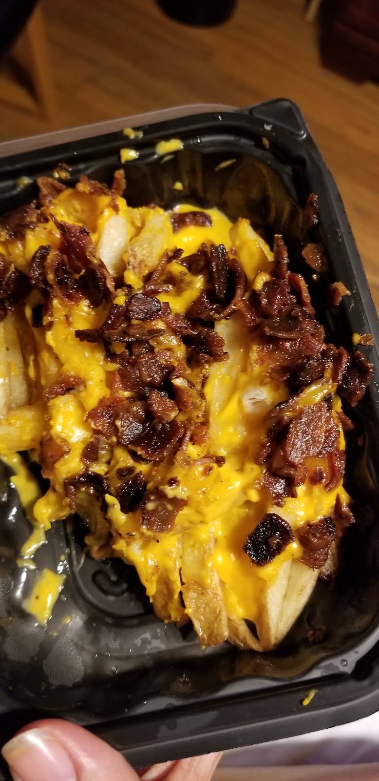 Wendys | restaurant | 11 N Harlem Ave, Oak Park, IL 60302, USA | 7083832748 OR +1 708-383-2748