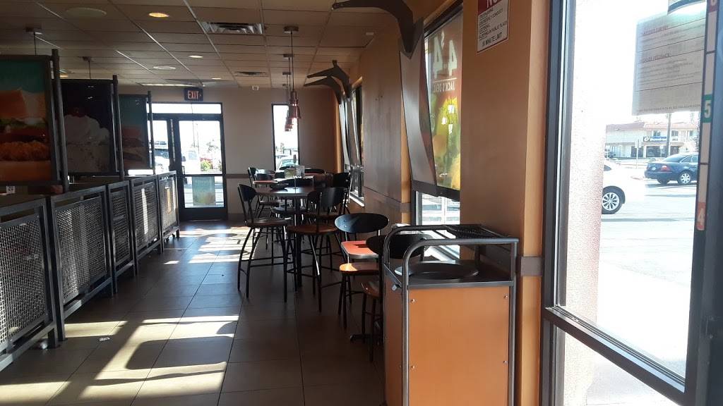 Jack in the Box | restaurant | 2221 Panama Ln, Bakersfield, CA 93307, USA | 6613972076 OR +1 661-397-2076