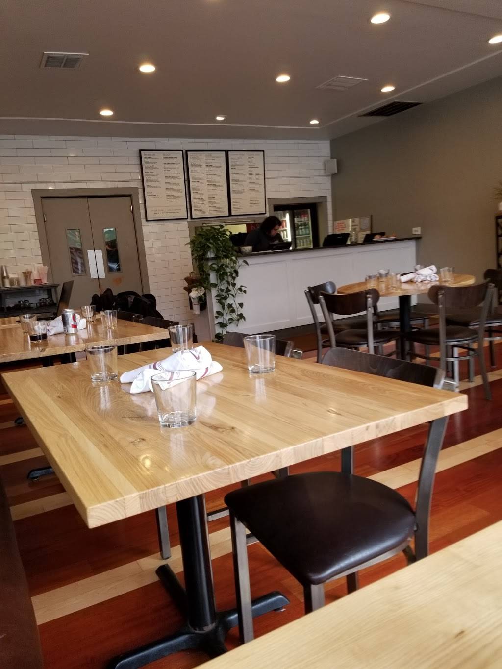 Pizza Capri | meal delivery | 1733 N Halsted St, Chicago, IL 60614, USA | 3122805700 OR +1 312-280-5700