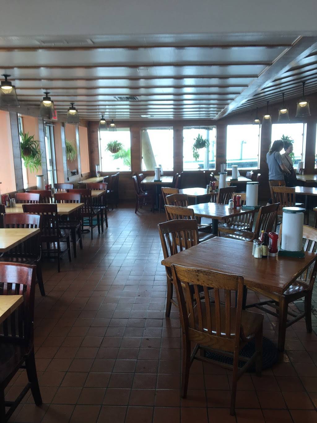 Bennos Cajun Seafood Restaurant | restaurant | 1212 Seawall Blvd, Galveston, TX 77550, USA | 4097624621 OR +1 409-762-4621