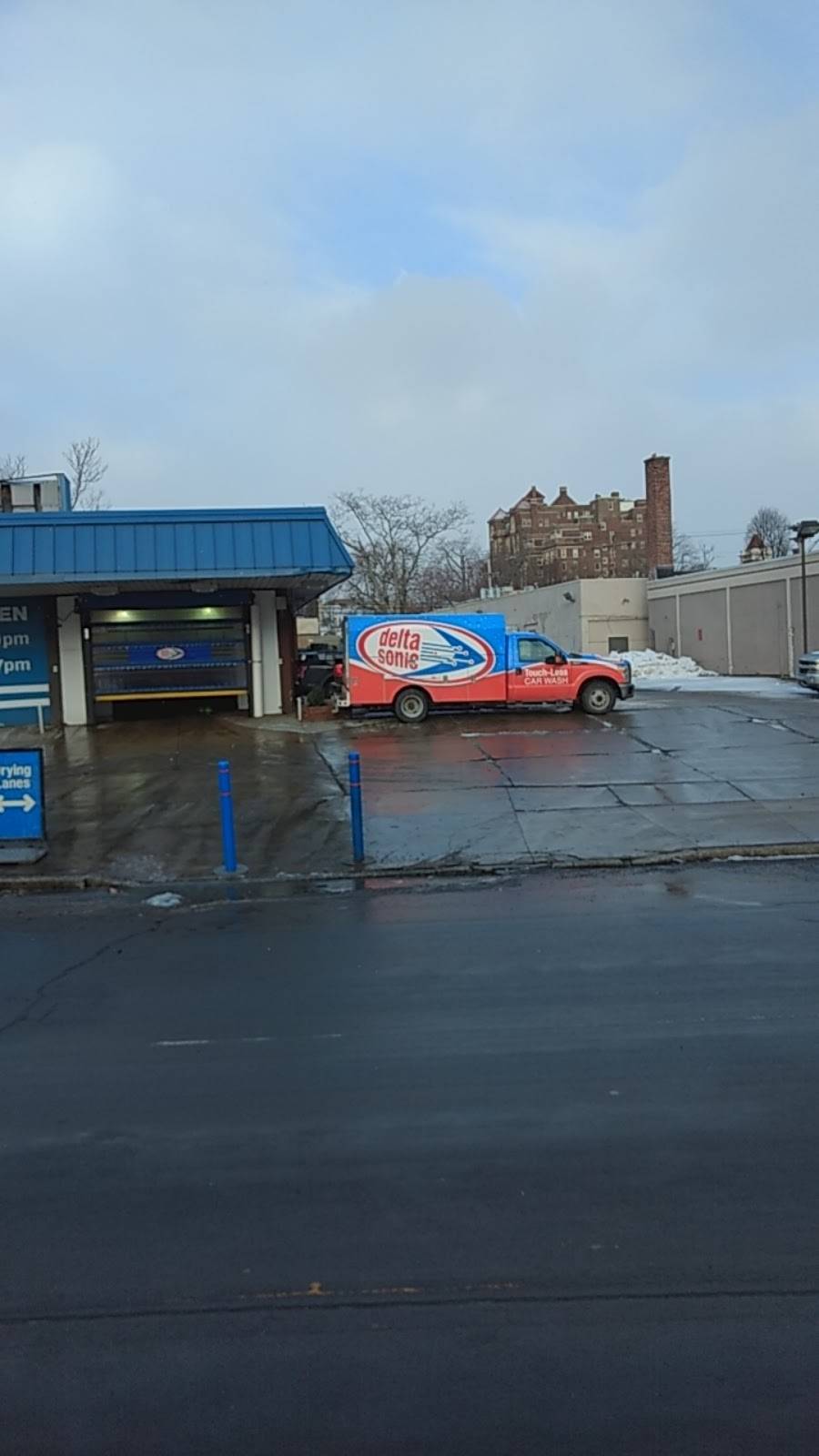 Delta Sonic Car Wash | bakery | 1264 Main St, Buffalo, NY 14209, USA | 7168822941 OR +1 716-882-2941