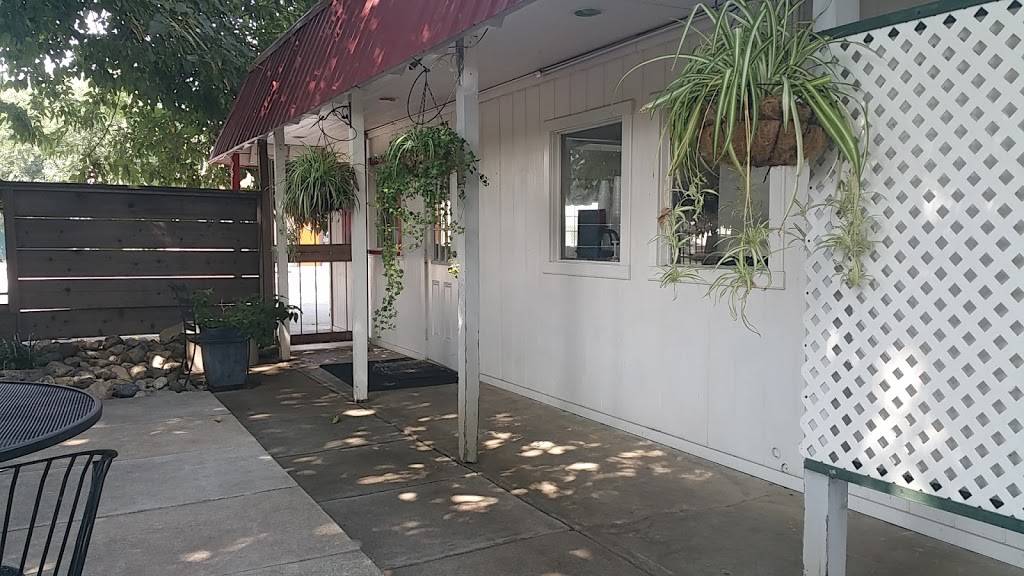 Burger Shack | restaurant | 7834 Golden State Hwy, Los Molinos, CA 96055, USA | 5303842041 OR +1 530-384-2041