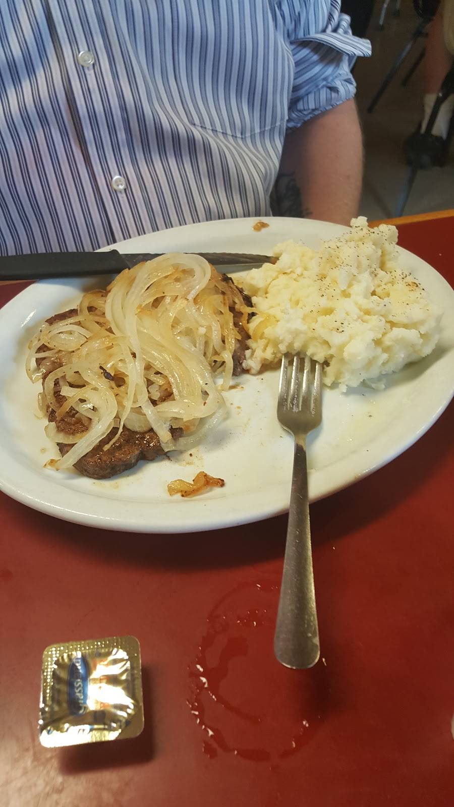 Beaver Den Diner | restaurant | 1946 Academy Rd, West Edmeston, NY 13485, USA | 3158998206 OR +1 315-899-8206