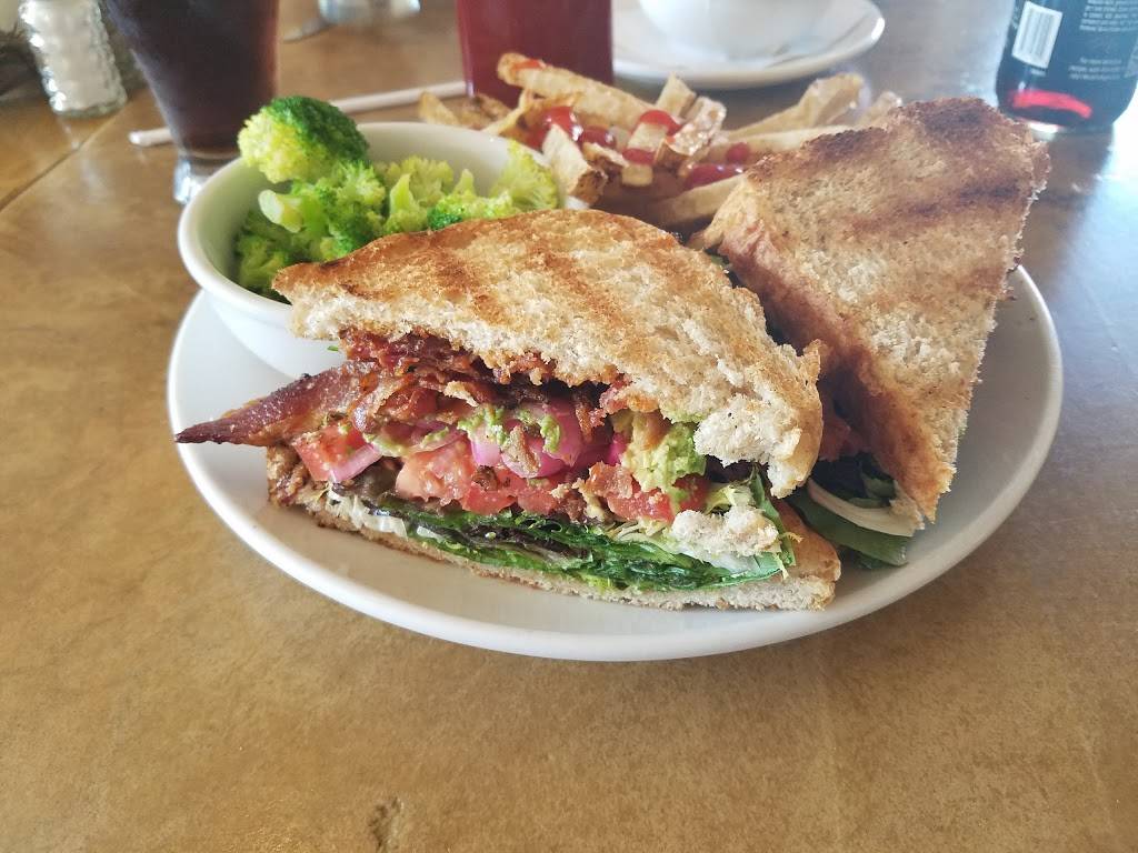 Knuckleheads Kafe | restaurant | 24208 Front St, Grand Rapids, OH 43522, USA | 4198320108 OR +1 419-832-0108