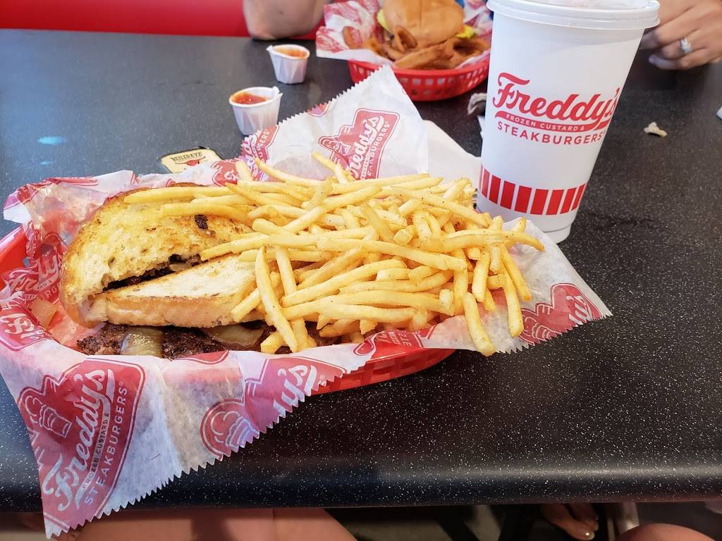 Freddys Frozen Custard & Steakburgers | restaurant | 4458 Town Center Pkwy, Jacksonville, FL 32246, USA | 9046478987 OR +1 904-647-8987