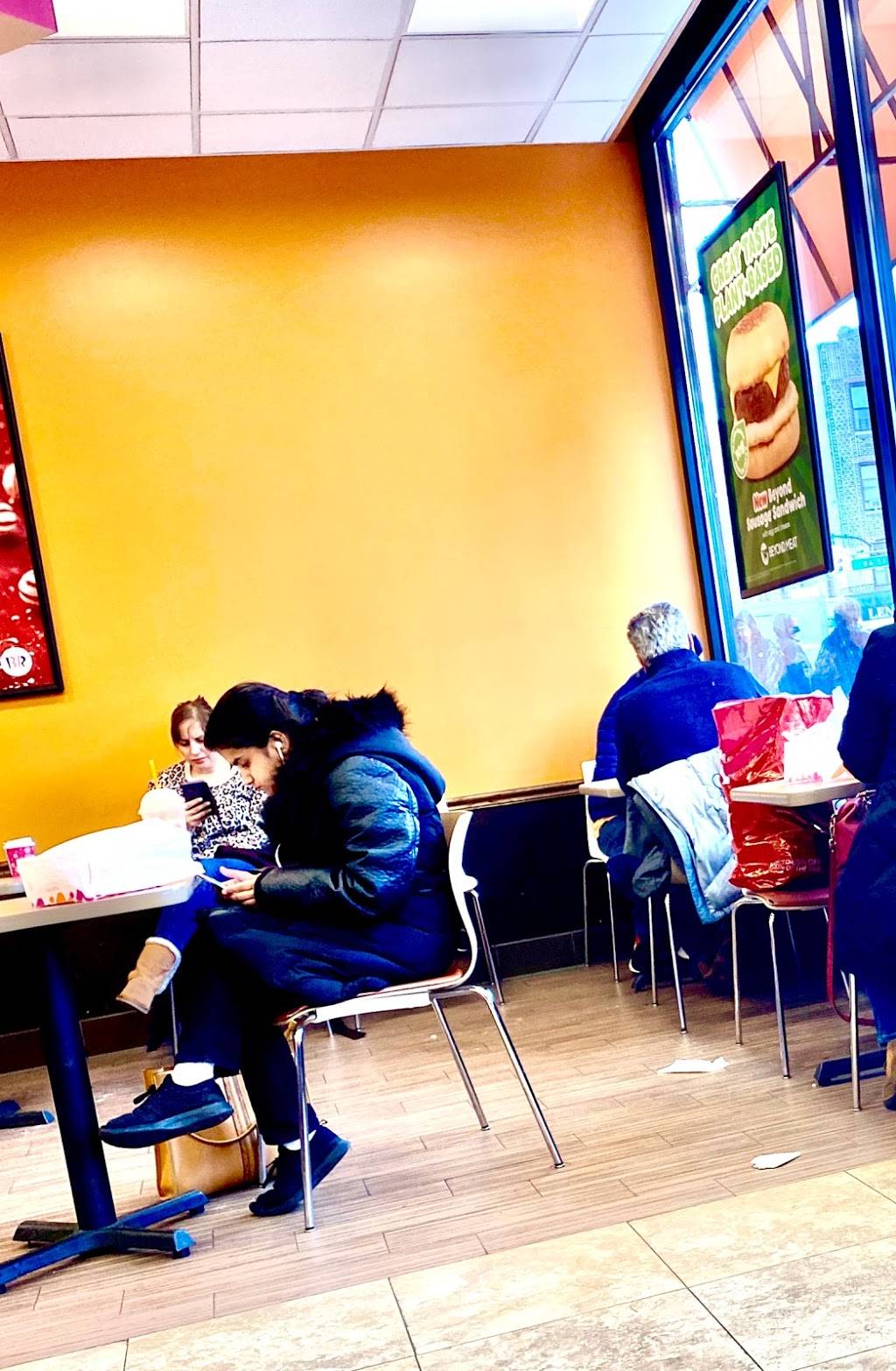 Dunkin | bakery | 8509 5th Ave, Brooklyn, NY 11209, USA | 7188336400 OR +1 718-833-6400