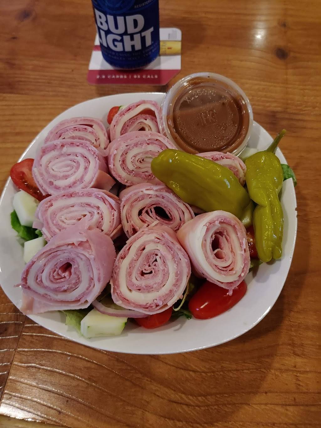 Close Quarters | restaurant | 1401 Pine St, Endicott, NY 13760, USA | 6077547408 OR +1 607-754-7408