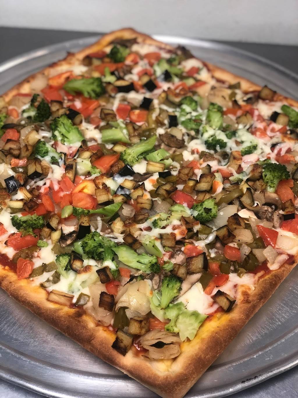 Elizabeths Pizza | meal delivery | 3607 Groometown Rd, Greensboro, NC 27407, USA | 3363161111 OR +1 336-316-1111