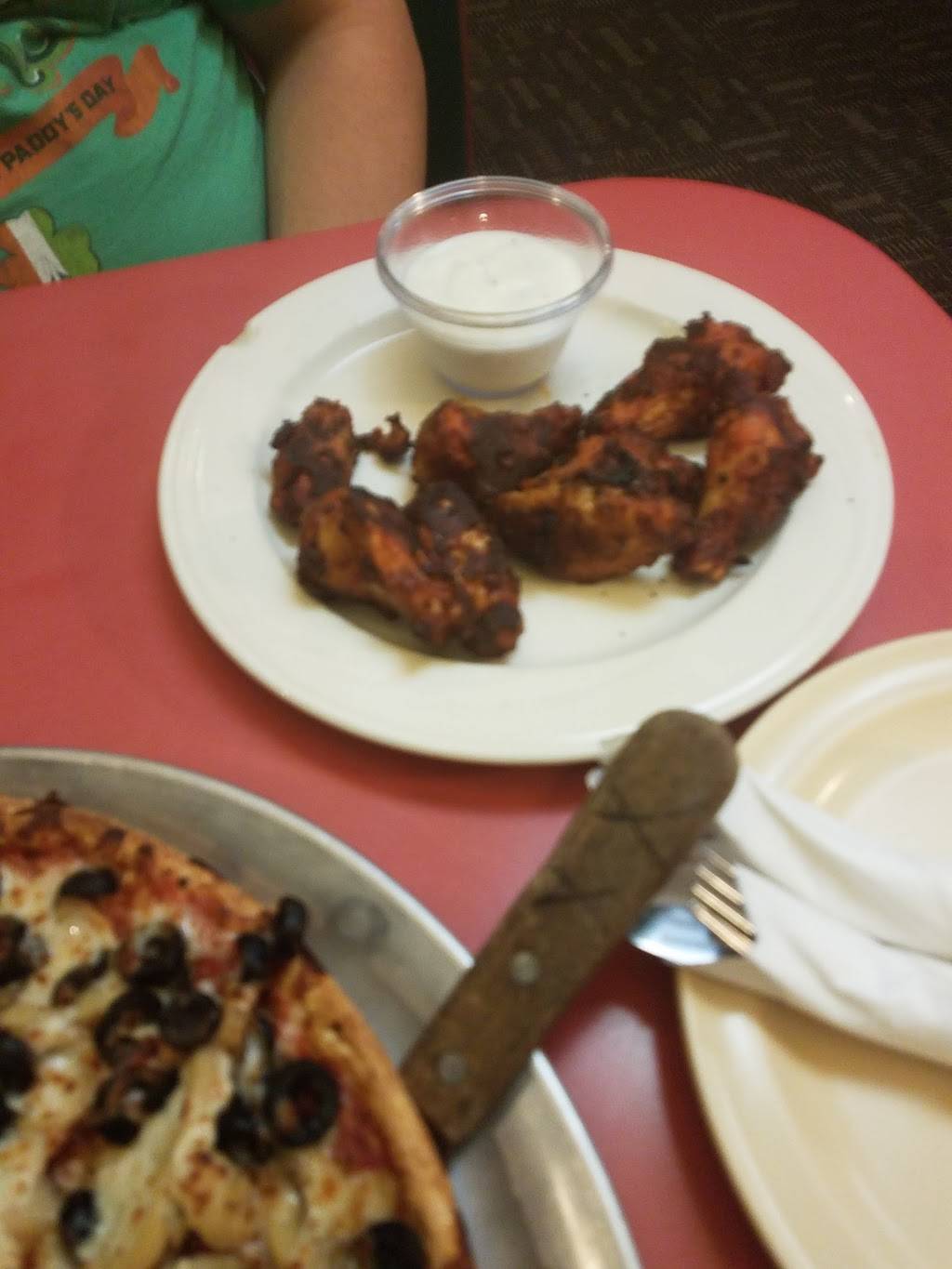 Milanos Pizza | restaurant | 578 N 4th St, Wills Point, TX 75169, USA | 9038734441 OR +1 903-873-4441