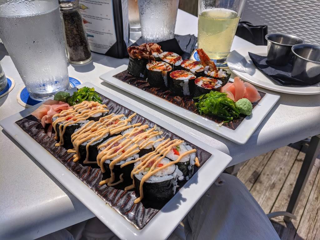 The Lake House Waterfront Grille and Event Center | restaurant | 730 Terrace Point Dr, Muskegon, MI 49440, USA | 2317224461 OR +1 231-722-4461