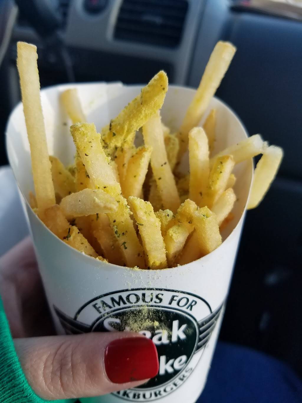 Steak n Shake | restaurant | 1066 N Henderson St, Galesburg, IL 61401, USA | 3093060238 OR +1 309-306-0238