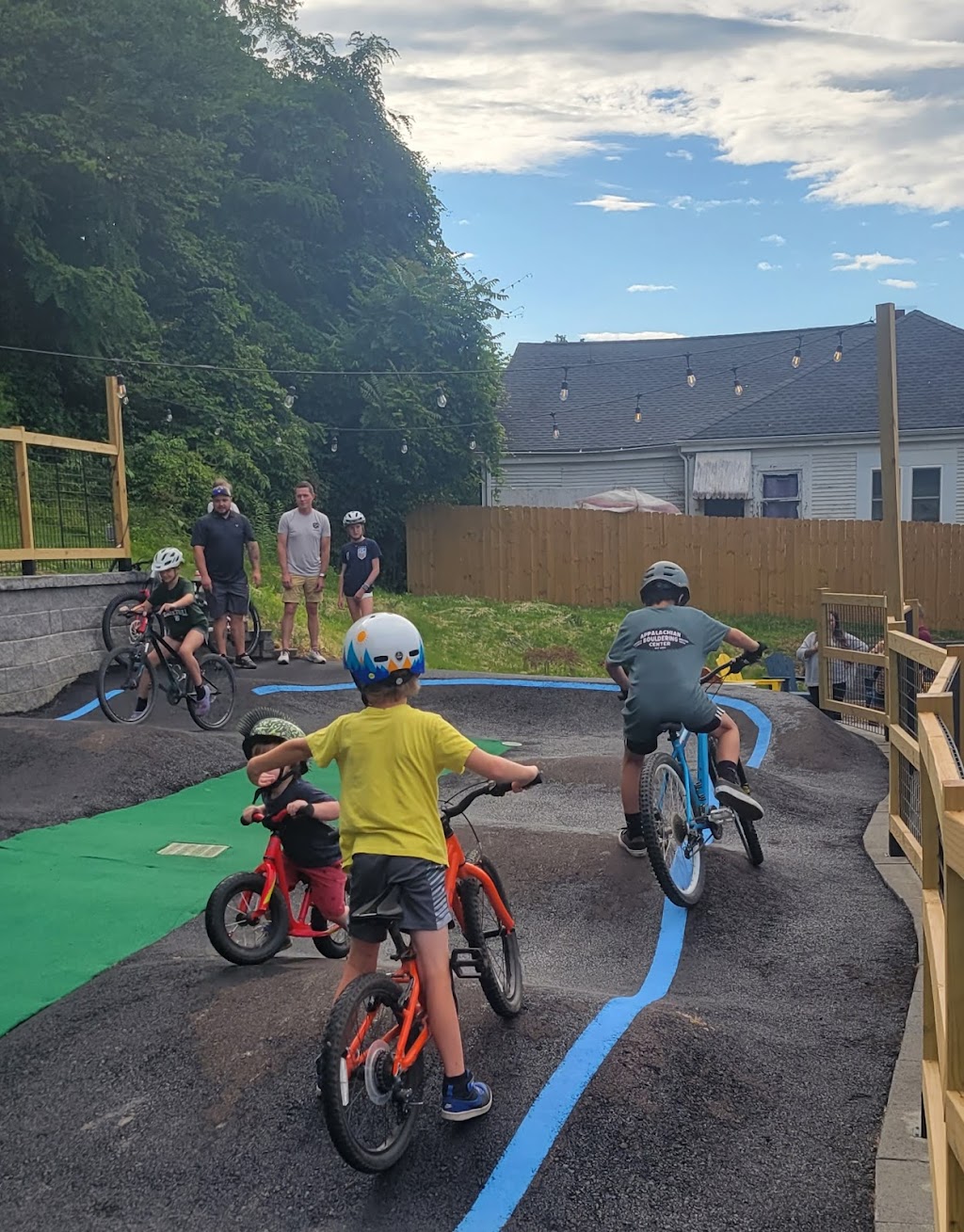 Crankys Pump N Pints | restaurant | 640 E Maple St, Johnson City, TN 37601, USA | 4232023183 OR +1 423-202-3183