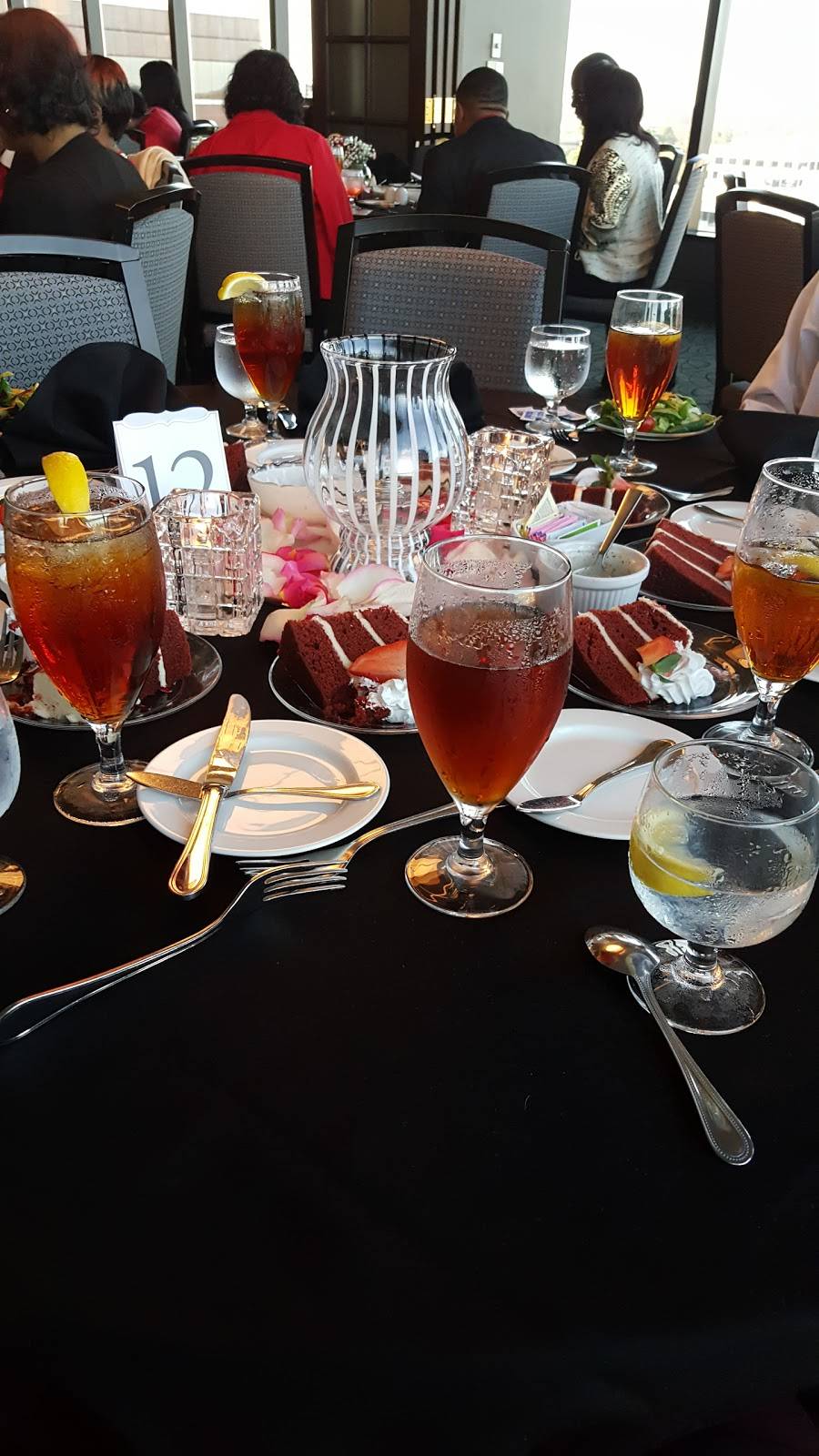 Crescent Club | restaurant | 6075 Poplar Ave Suite 909, Memphis, TN 38119, USA | 9016841010 OR +1 901-684-1010