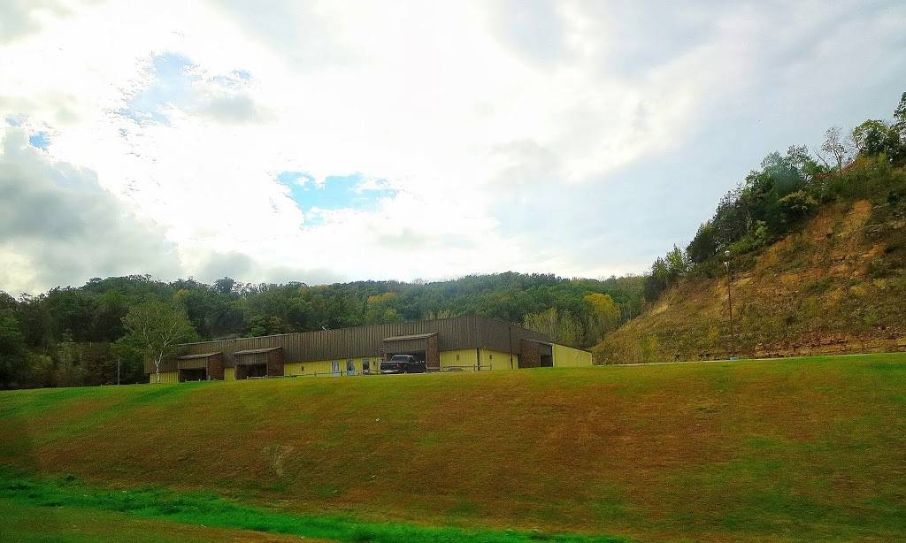 Boscobel Bowling & Banquet LLC | night club | 9716, 16971 US-61, Boscobel, WI 53805, USA | 6083752200 OR +1 608-375-2200