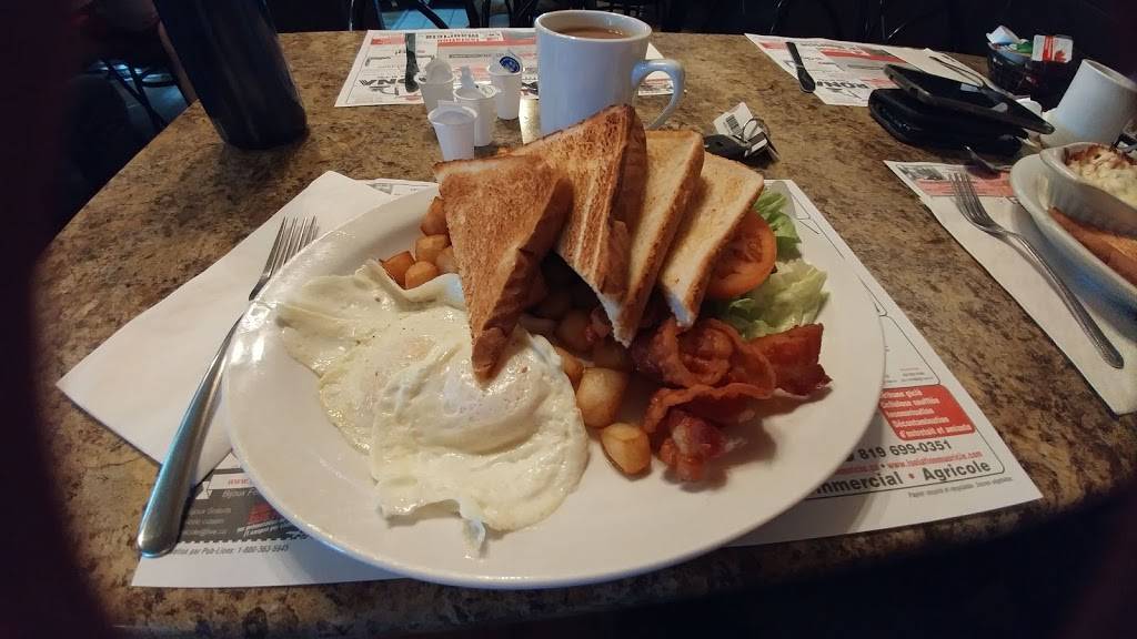 Restaurant Chez Ti-Poil | restaurant | 392 Rte 153, Saint-Tite, QC G0X 3H0, Canada | 4183656680 OR +1 418-365-6680