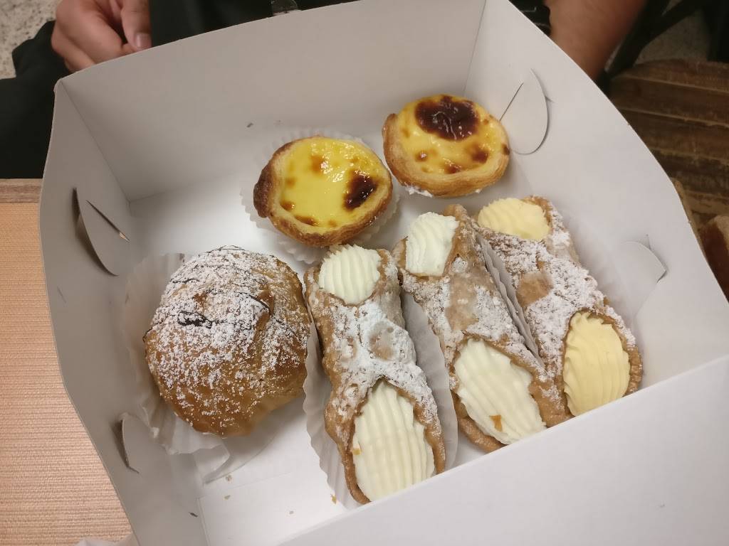 La Paloma Gelateria & Cafe | restaurant | 1357 St Clair Ave W, Toronto, ON M6E 1C5, Canada | 4166569900 OR +1 416-656-9900