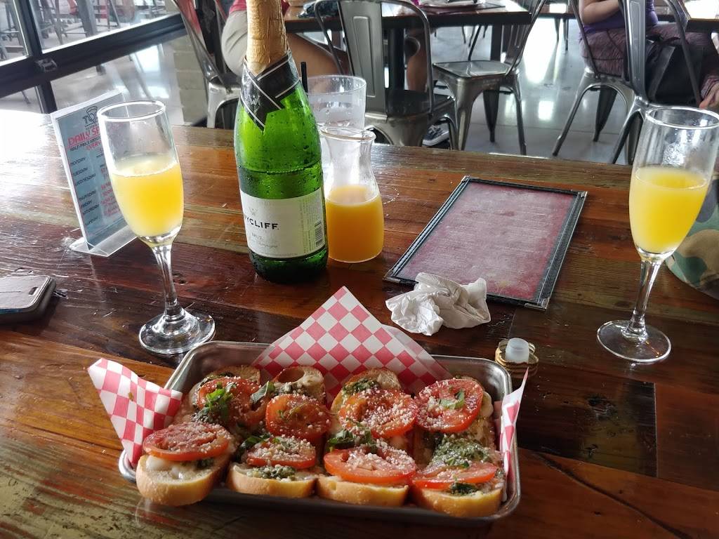 Toss Pizzeria & Pub | restaurant | 2901 S 1st St #102, Austin, TX 78704, USA | 5129531718 OR +1 512-953-1718