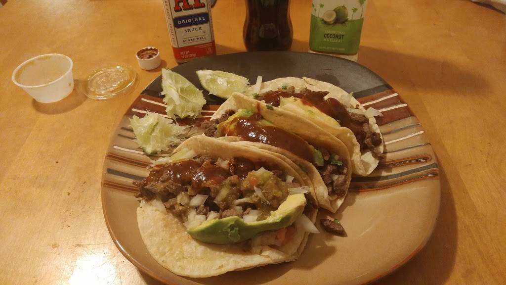 El Salvador Island Deli | restaurant | 58 Albany Ave, Amityville, NY 11701, USA | 6316080612 OR +1 631-608-0612