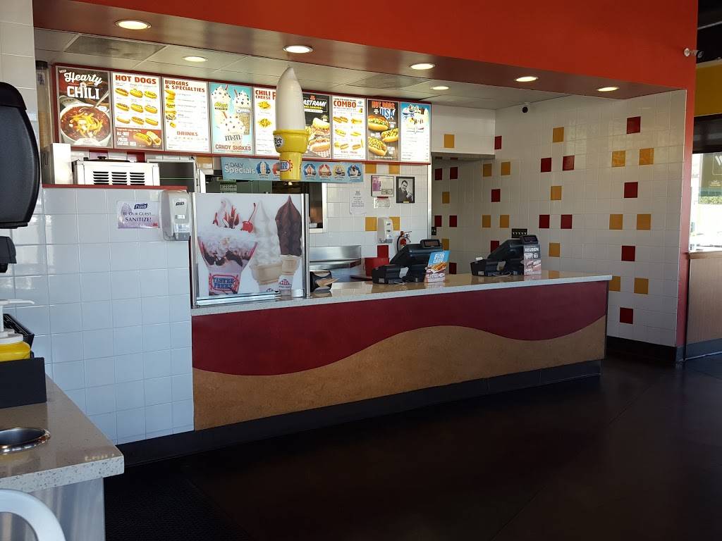 Wienerschnitzel | restaurant | 32080 Temecula Pkwy, Temecula, CA 92592, USA | 9513032200 OR +1 951-303-2200