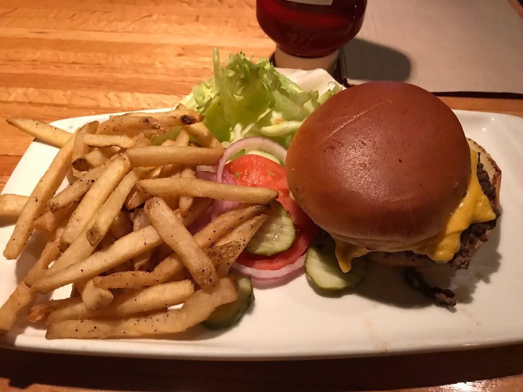 Applebees Grill + Bar | restaurant | 4550 Forest Park Ave, St. Louis, MO 63108, USA | 3144546636 OR +1 314-454-6636