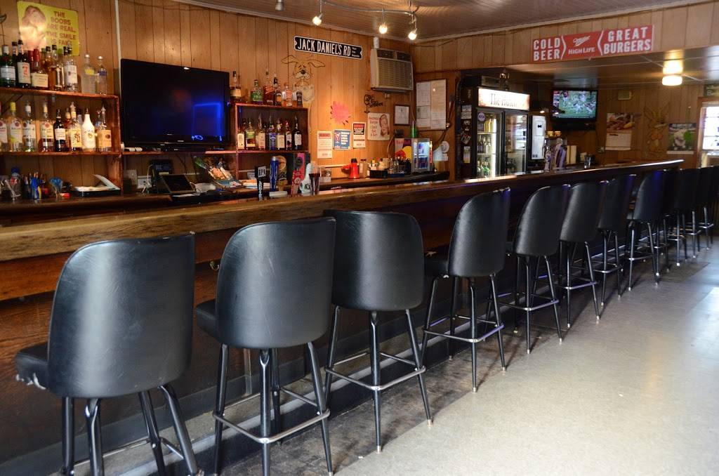 The Hutch | restaurant | 1321 Wisconsin Ave, Grafton, WI 53024, USA | 2623770636 OR +1 262-377-0636